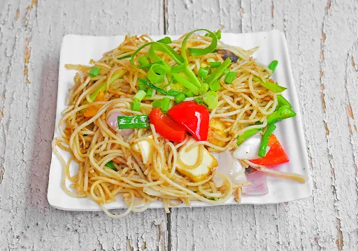 Veg Hakka Noodles