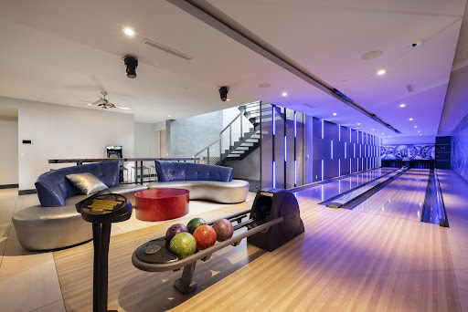 House with pool 4