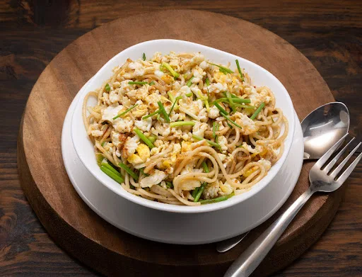 Egg Hakka Noodles