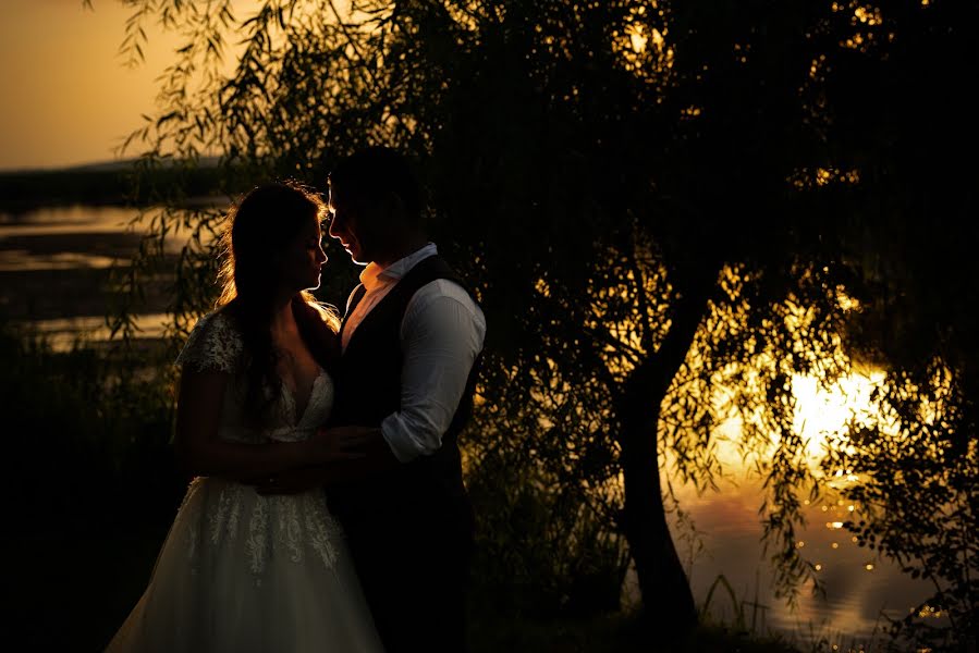 Fotografo di matrimoni Adrian Bratu (adrianbratu). Foto del 6 luglio 2018