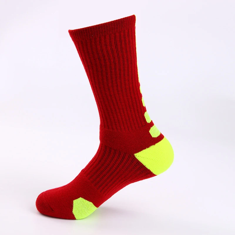 Klassieke hoge sportsokken voor basketbal met badstof zool, verdikt en antislip. Elite heren sokken voor ultiem comfort en grip.