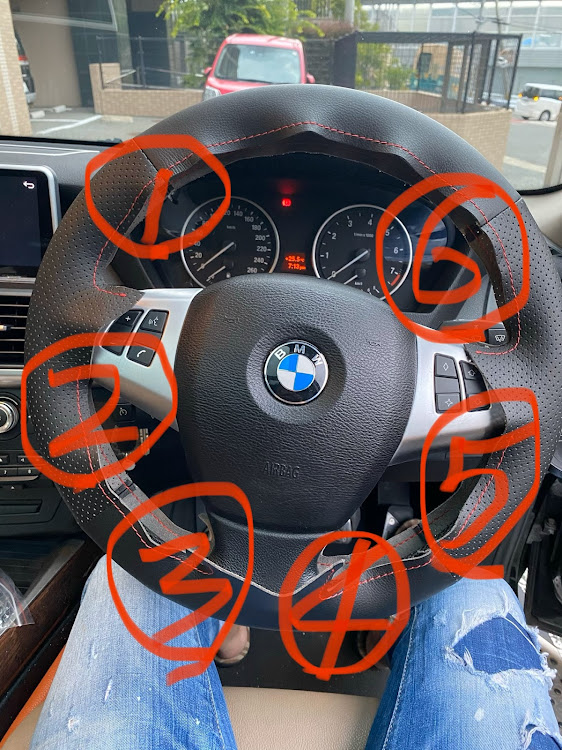 X5のステアリングカバー手縫い・DIY・チロさんw・教えて下さい！に関するカスタム事例の投稿画像2枚目