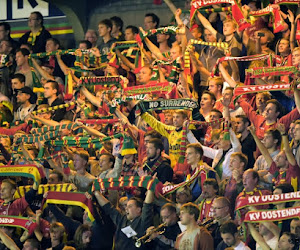 Rangen gesloten? Fans KV Oostende laten zich van hun beste kant zien in gietende regen