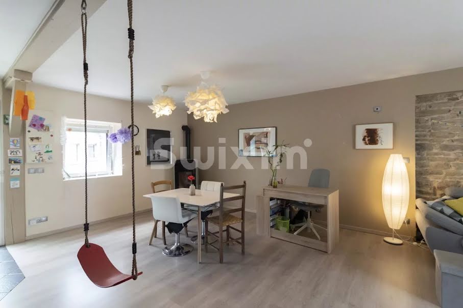 Vente maison 4 pièces 117 m² à Lons-le-Saunier (39000), 179 000 €