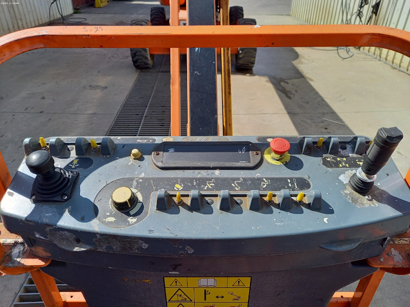 Picture of a JLG 660SJ