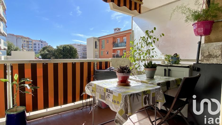 Vente appartement 3 pièces 66 m² à Cannes la bocca (06150), 229 000 €