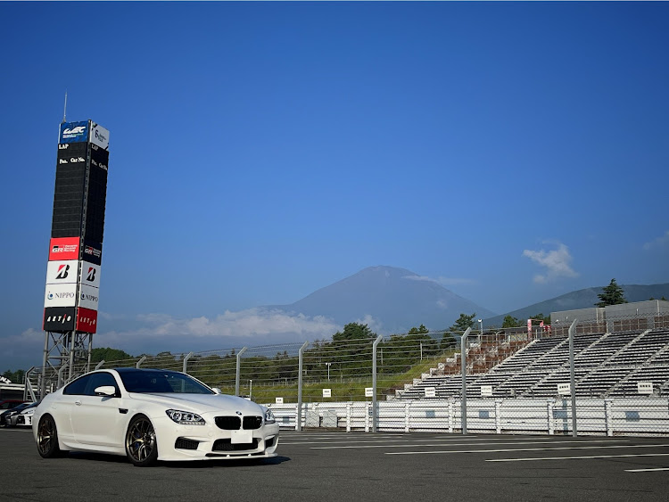 M6 クーペのBMW・6シリーズ・fsw・昼飯は牛鍋徳屋の・牛鍋定食¥1300-に関するカスタム事例の投稿画像2枚目