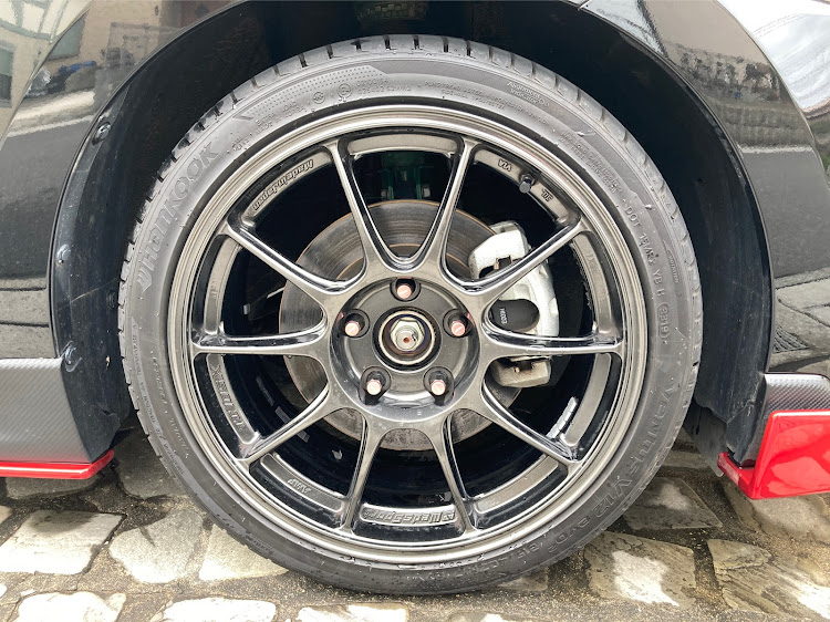 スイフトスポーツのzc33s・スイフトスポーツ・TC105X・ホイール交換・ウェッズスポーツに関するカスタム事例の投稿画像2枚目