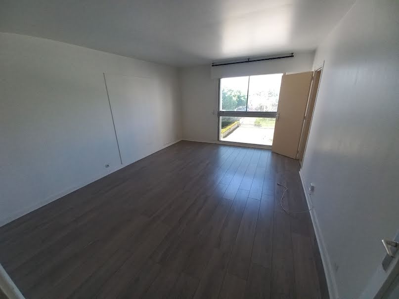 Location  appartement 4 pièces 85.28 m² à Chevilly-Larue (94550), 1 350 €