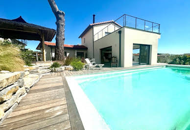 Maison avec piscine et terrasse 14