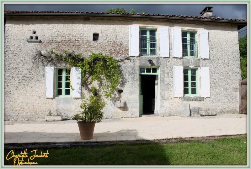 Vente maison 9 pièces 215 m² à Chalais (16210), 344 700 €