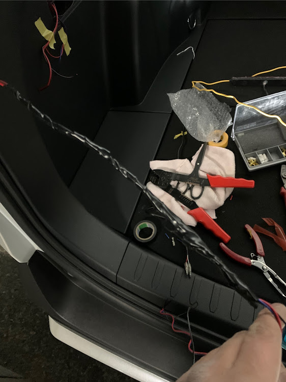 RAV4の山口県・DIY・リフレクター交換・2月もよろしくお願いしますに関するカスタム事例の投稿画像5枚目