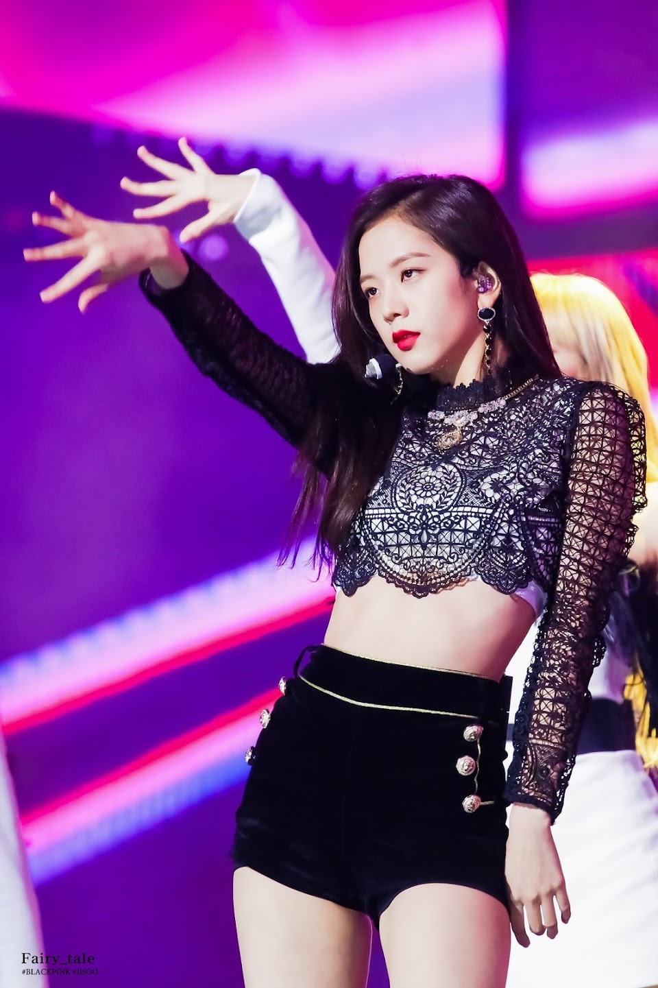 10 Times Blackpink S Jisoo Looked Hot Af In Short And Cropped Outfits Koreaboo