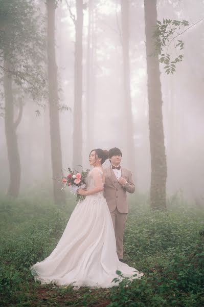 Fotógrafo de casamento Mangpor Rapeeporn (photolista). Foto de 19 de dezembro 2023