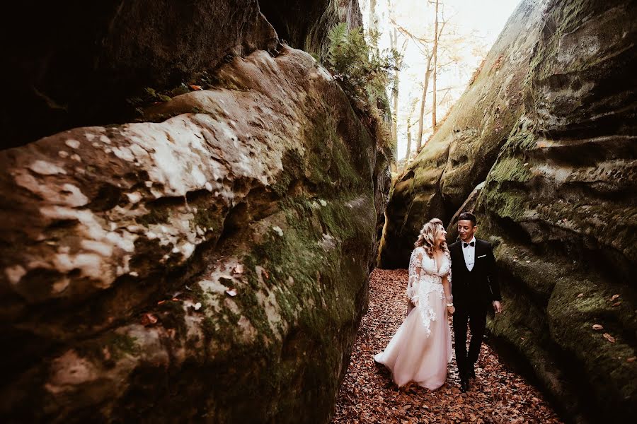 Fotógrafo de casamento Roksolyana Miron (lyanausyamyron). Foto de 7 de setembro 2018