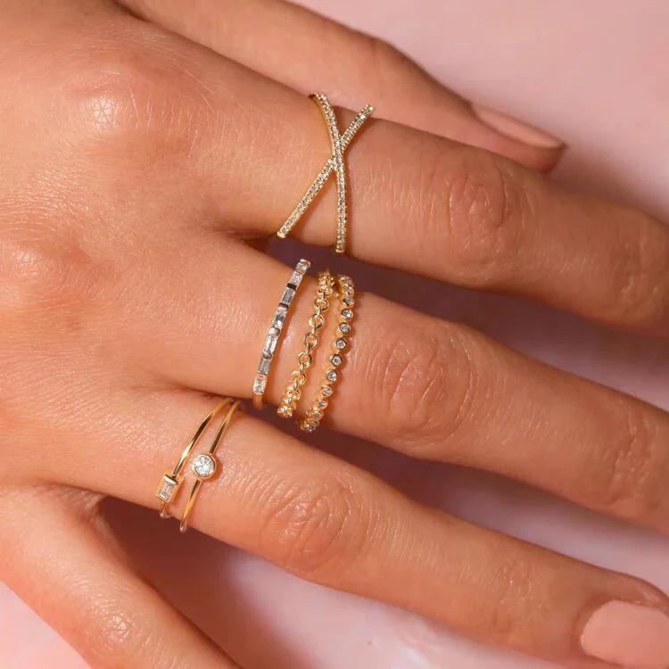 Title 3, Bague Nia Gold Diamant Croix - Un symbole de fo...