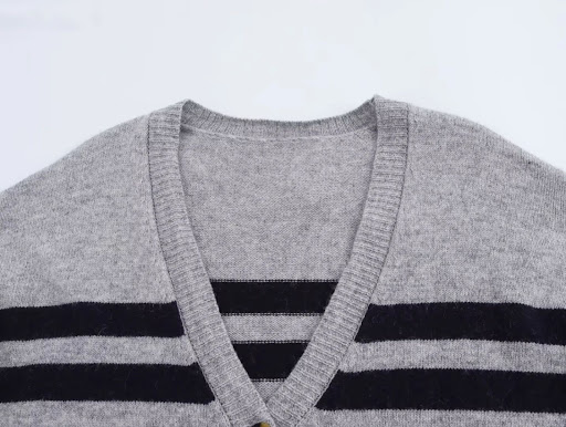 Title 7, Striped knitted V-neck long-sleeved jacket, a c...