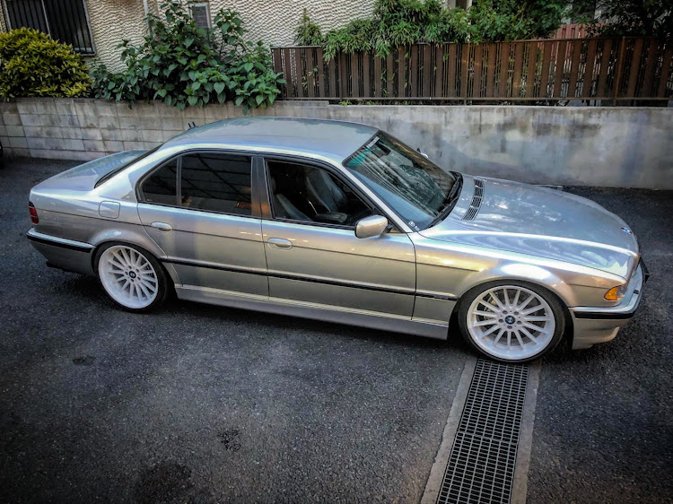 7シリーズのbmw・旧車・ホイール・エムズガレージに関するカスタム事例の投稿画像8枚目
