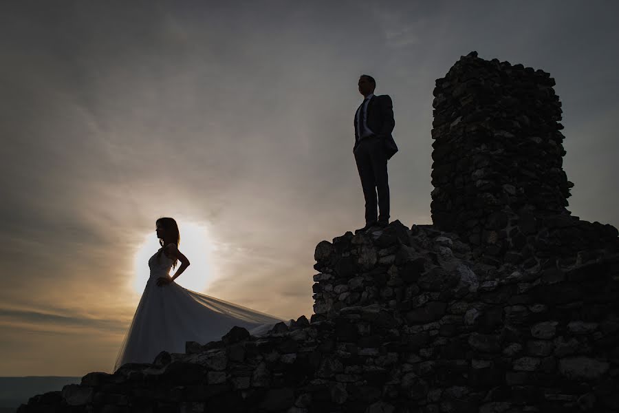 Fotógrafo de casamento Attila Kulcsár (kulcsarati). Foto de 18 de outubro 2016