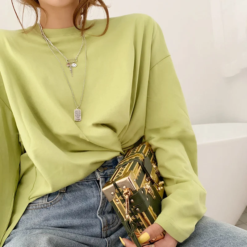 Collier Alphabet Army Femme Smiley Croix Amour Gland. Un bijou pour exprimer votre foi et votre amour, avec style et originalité.