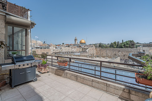 Apartment with terrace 2