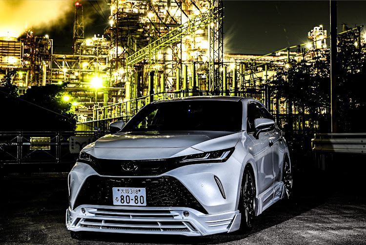 ハリアーの工場夜景に関するカスタム事例の投稿画像1枚目