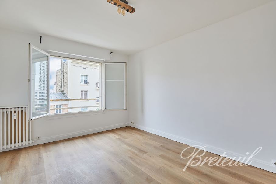 Location  appartement 2 pièces 60 m² à Courbevoie (92400), 1 500 €