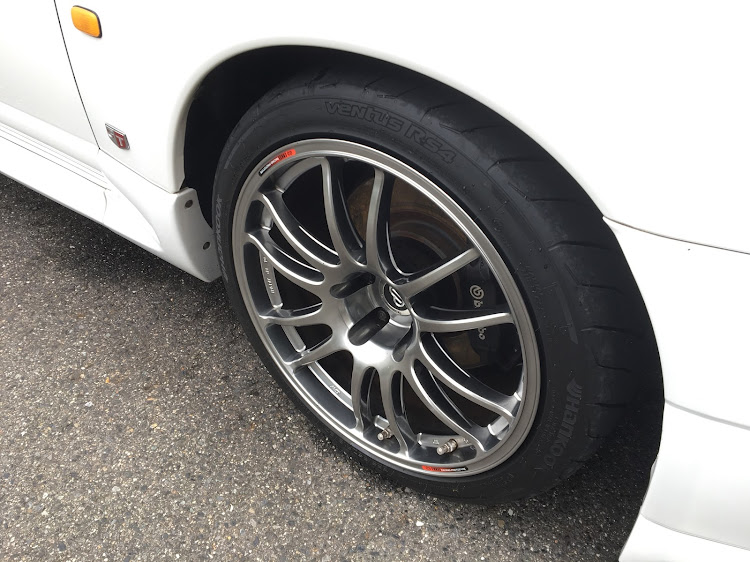 スカイライン GT-Rの洗車・洗車したら雨が降る。に関するカスタム事例の投稿画像2枚目