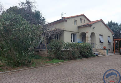 House with pool and terrace 8