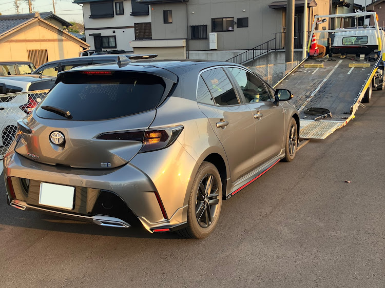 カローラスポーツの運転ミス・バースト・ガリ傷に関するカスタム事例の投稿画像1枚目