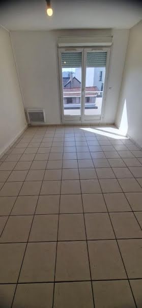 Location  appartement 2 pièces 47 m² à Romainville (93230), 920 €