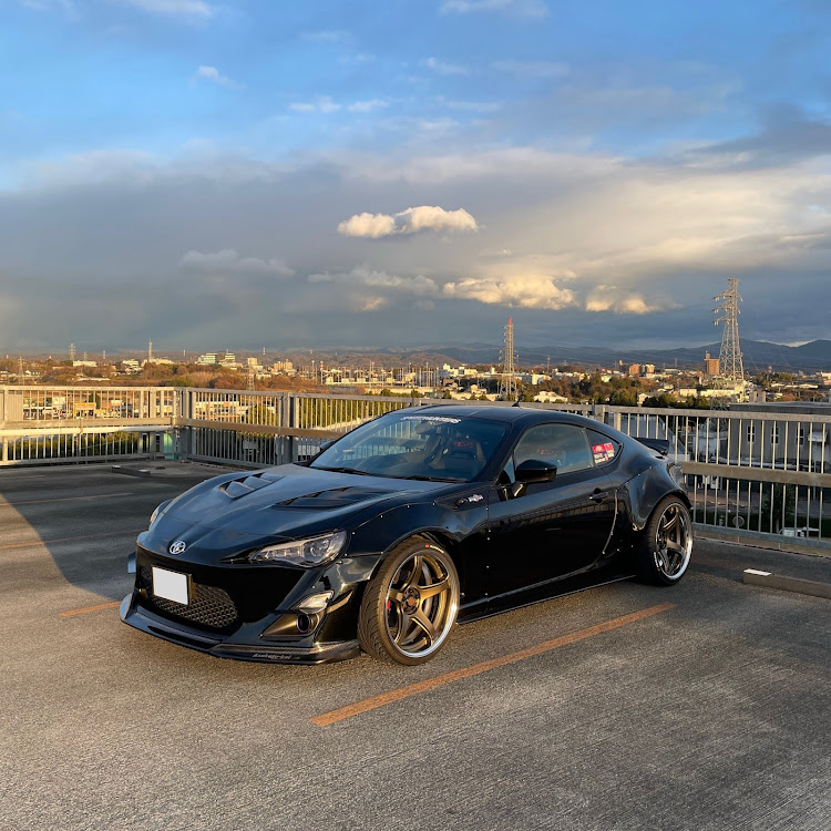 86のたまには真正面から・冬の空と愛車・今年もお世話になりました・来年もよろしくお願いします・たくさんの🚘🏍️好きと繋がりたいに関するカスタム事例の投稿画像2枚目
