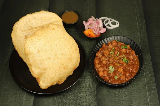 Paneer Chole Bhature