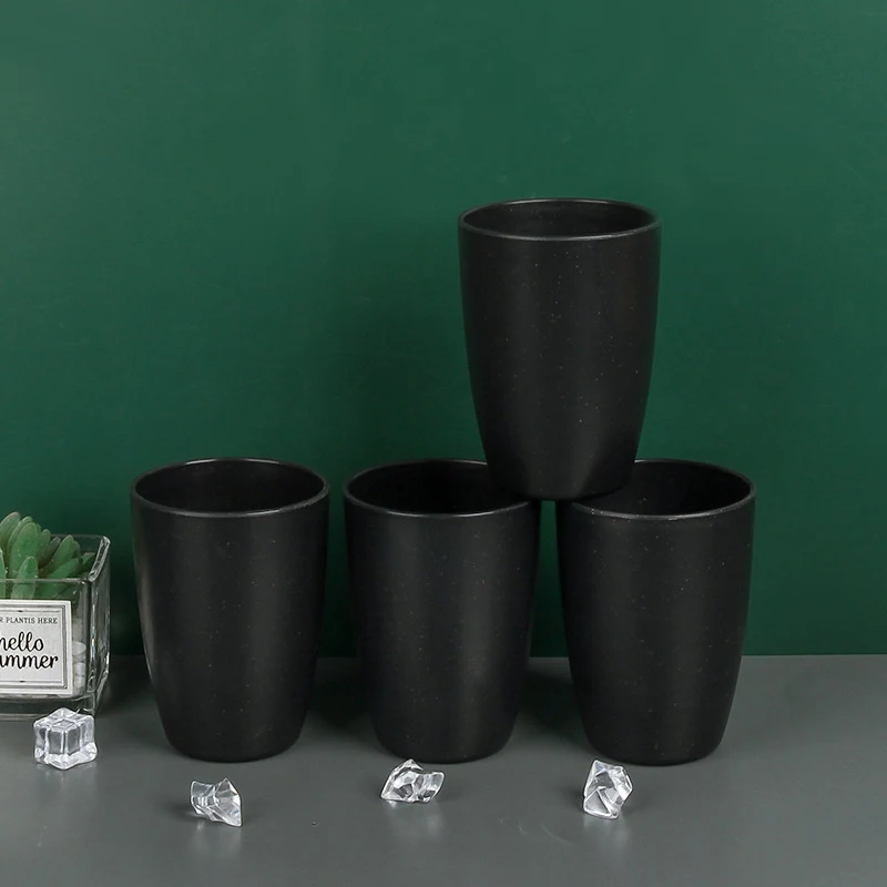 Conjunto de 16 peças para jantar em trigo preto, incluindo tigelas, pratos e xícaras. Sirva suas refeições com elegância e desfrute.