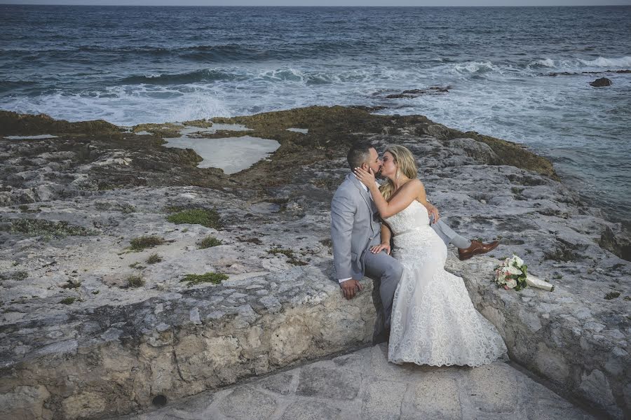 Φωτογράφος γάμων Rodrigo Bustamante (bustamantefoto). Φωτογραφία: 27 Μαρτίου 2023