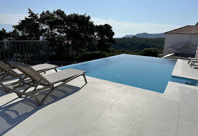 House with pool and terrace 4