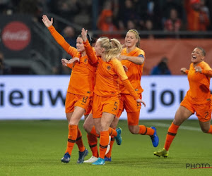 Oranje Leeuwinnen zetten fikse stap richting WK vrouwenvoetbal na klinkende overwinning