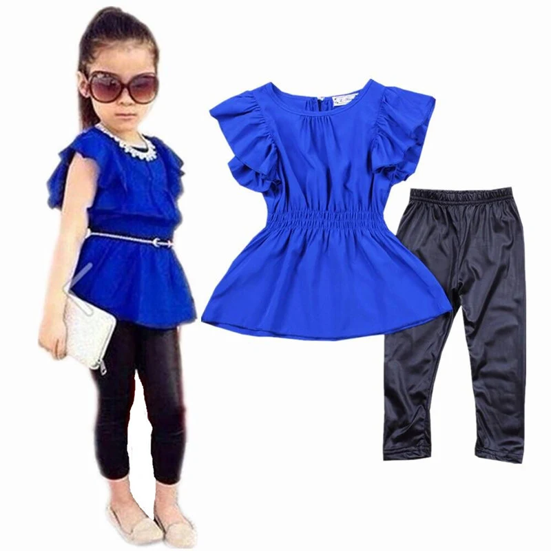 Conjunto jaqueta e legging, duas peças para conforto e estilo. Ideal para treinos ou momentos de relaxamento com total liberdade.