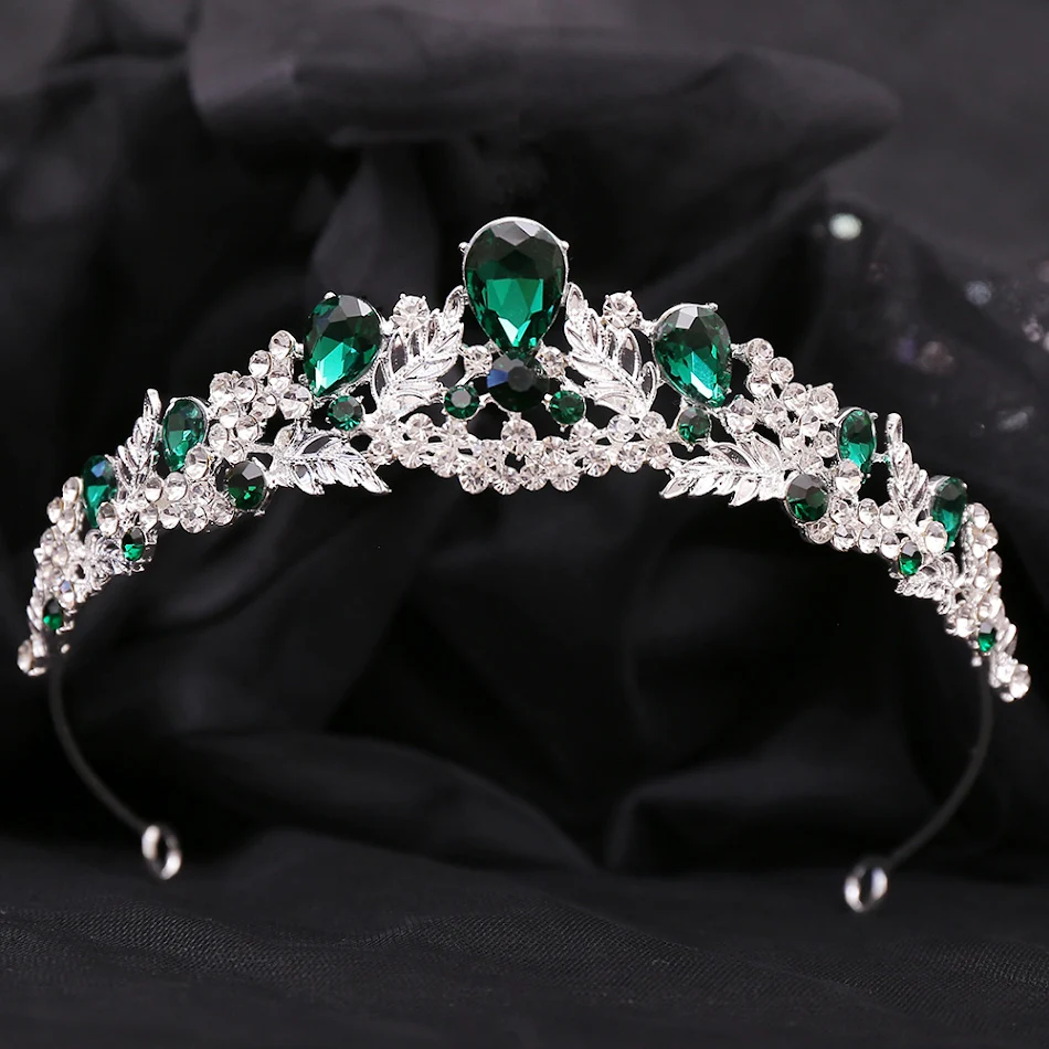 Coroa de Noiva Pequena com Folhas de Strass em Liga Leve, Adorno Ideal para Cabelo de Noiva, Brilho e Elegância no Seu Casamento.