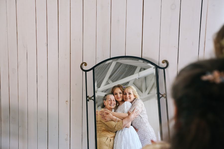 Fotógrafo de casamento Kseniya Snigireva (sniga). Foto de 8 de agosto 2017