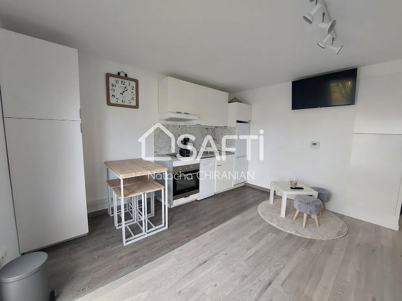 Location meublée appartement 1 pièce 27 m² à Champigny-sur-Marne (94500), 850 €