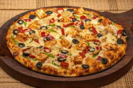 Peri Peri Paneer Overloaded Pizza