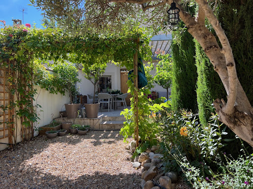 House with garden and terrace 2
