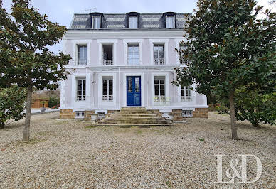 Maison avec piscine et jardin 4