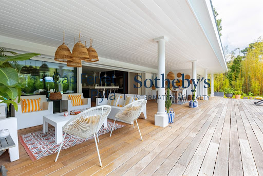 Maison avec piscine et terrasse 4