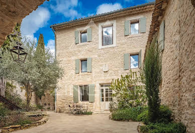 Maison avec piscine et terrasse 3