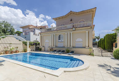 House with garden and terrace 17