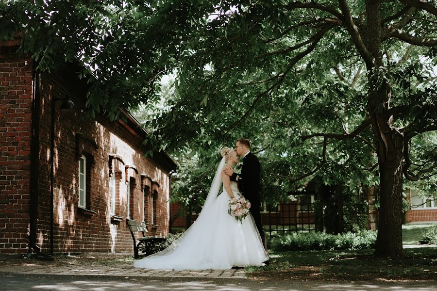 Fotógrafo de casamento Anrietta Kuosku (anrietta). Foto de 26 de março 2020