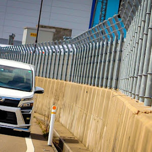 ヴォクシー ZRR80W