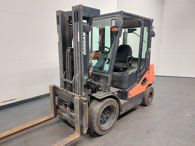 Bild von DOOSAN D35C-5